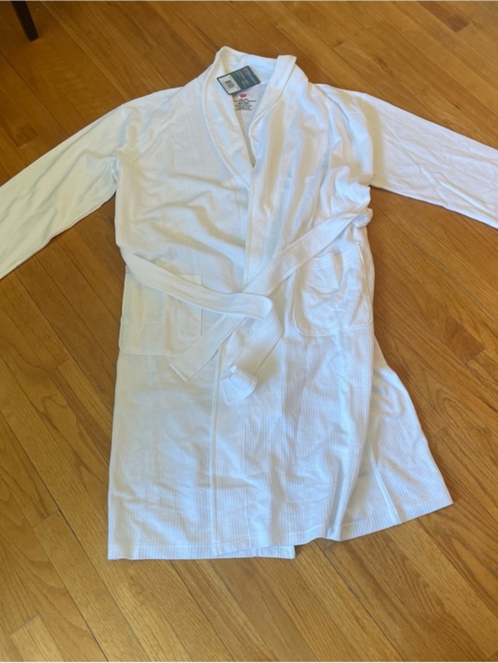Hanes White Waffle Weave Robe with Tag